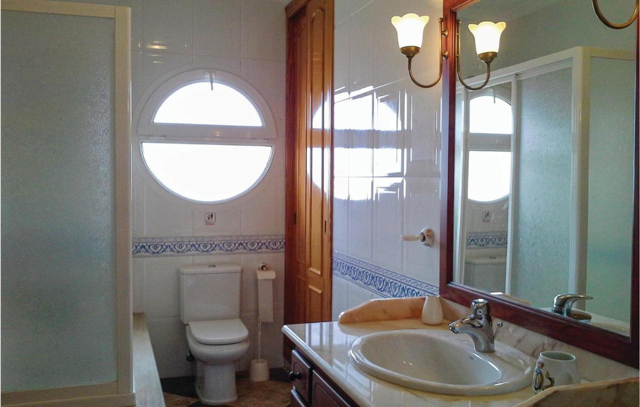 Awesome Home In Portman With Kitchen Εξωτερικό φωτογραφία