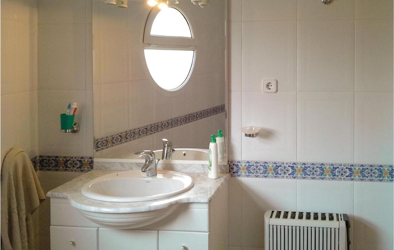 Awesome Home In Portman With Kitchen Εξωτερικό φωτογραφία